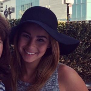 Brandy Melville sun hat